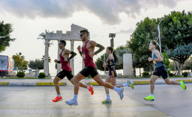 konya Büyükşehir Belediyesi tarafından organize edilen bu büyük spor şöleni, 14 Aralık Pazar günü tüm konya halkını ve sporcuları tarihi ve doğal güzellikler içinde koşmaya davet ediyor.