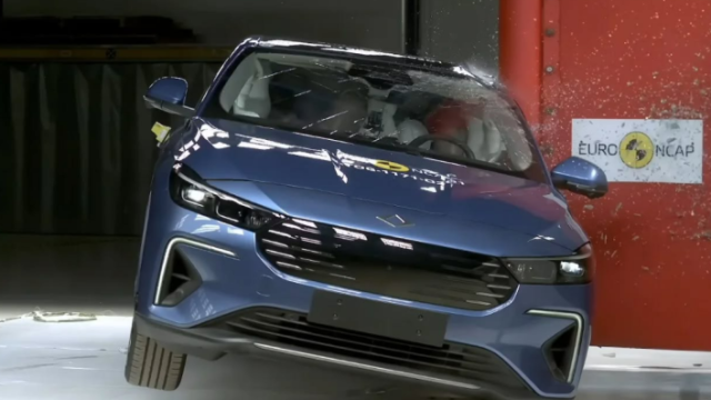 Euro NCAP Çarpışma Testleri 2026'da Köklü Değişikliklerle Yenileniyor: Batarya Yangın Uyarısı Zorunluluğu Geliyor!